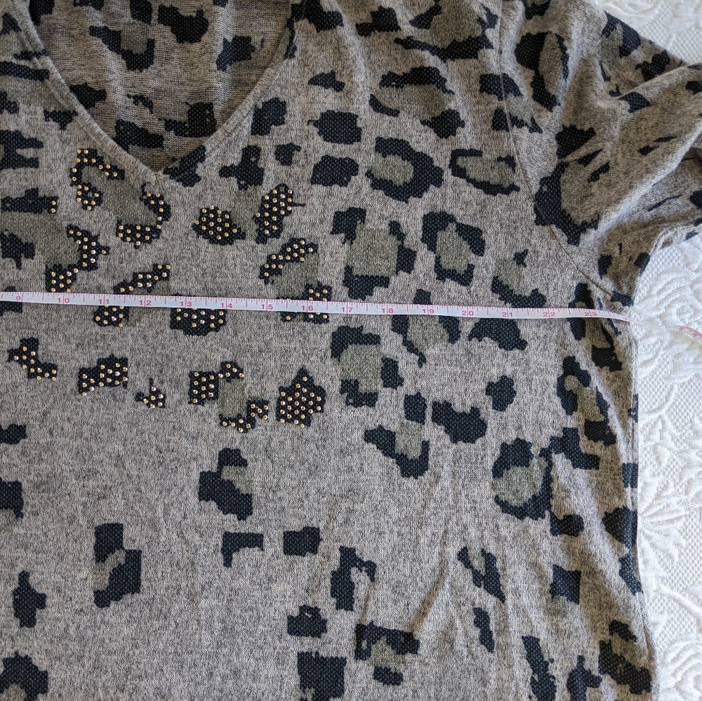 SJS Leopard Print Sweater - Picture 5 of 7